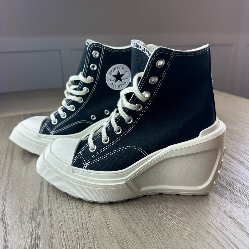 Converse Chuck 70 De Luxe Wedge sneakers. New. (No box) size 7.